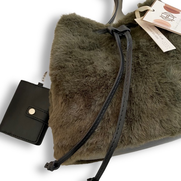 NWT House of Harlow Hunter Green Fur Handbag with Card Case Crossbody/Shoulder - Picture 6 of 15